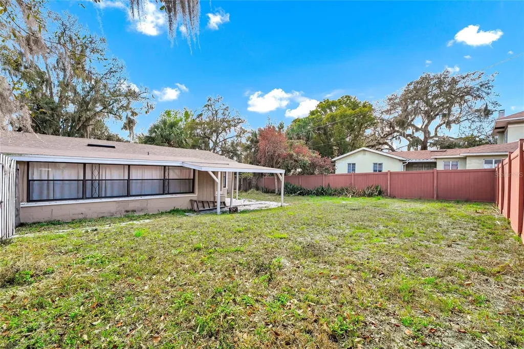 1244 Lake Avenue Clermont FL 34711
