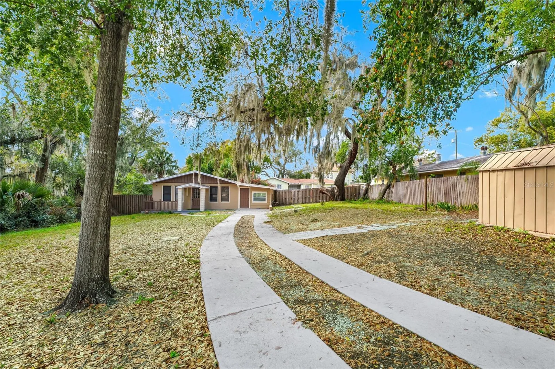 1244 Lake Avenue Clermont FL 34711