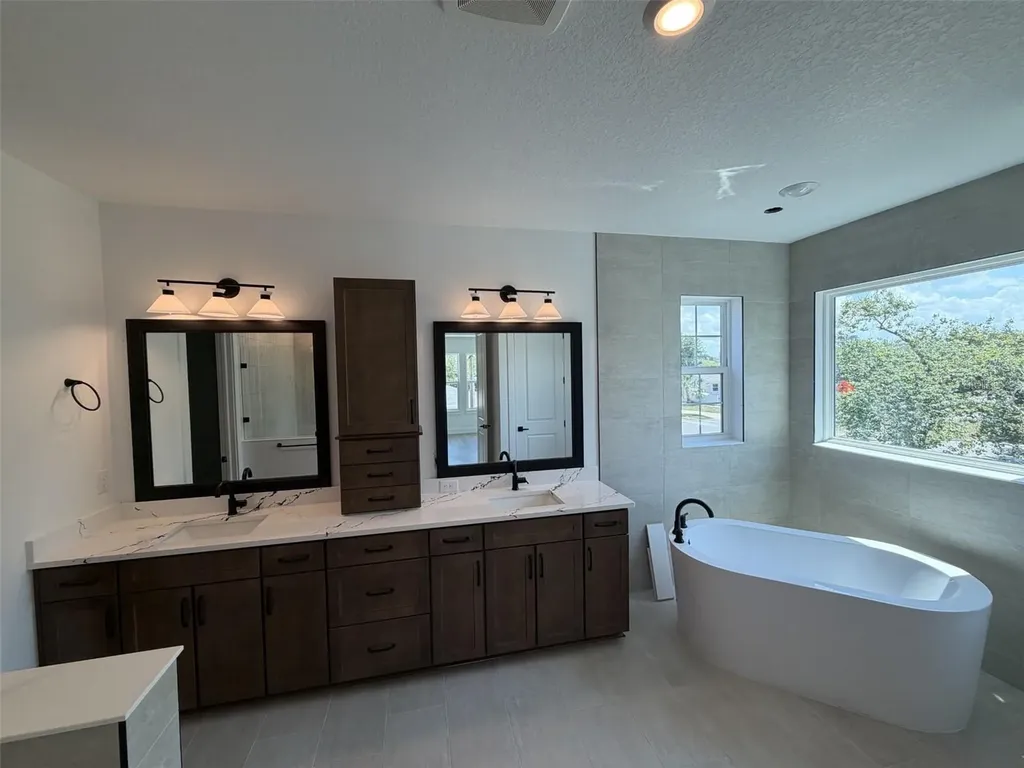 3601 E Tampa Circle Tampa FL 33629