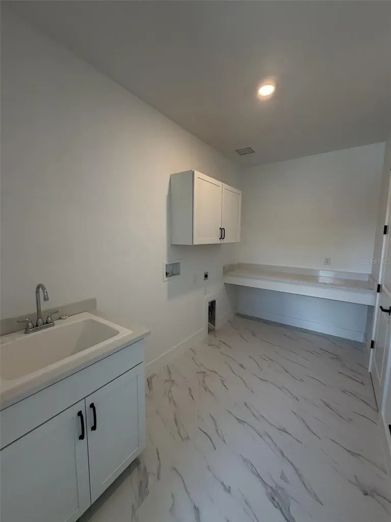 3601 E Tampa Circle Tampa FL 33629