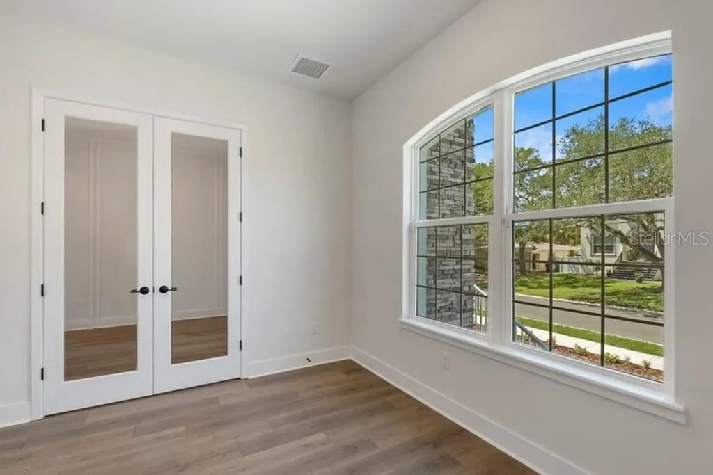 3601 E Tampa Circle Tampa FL 33629