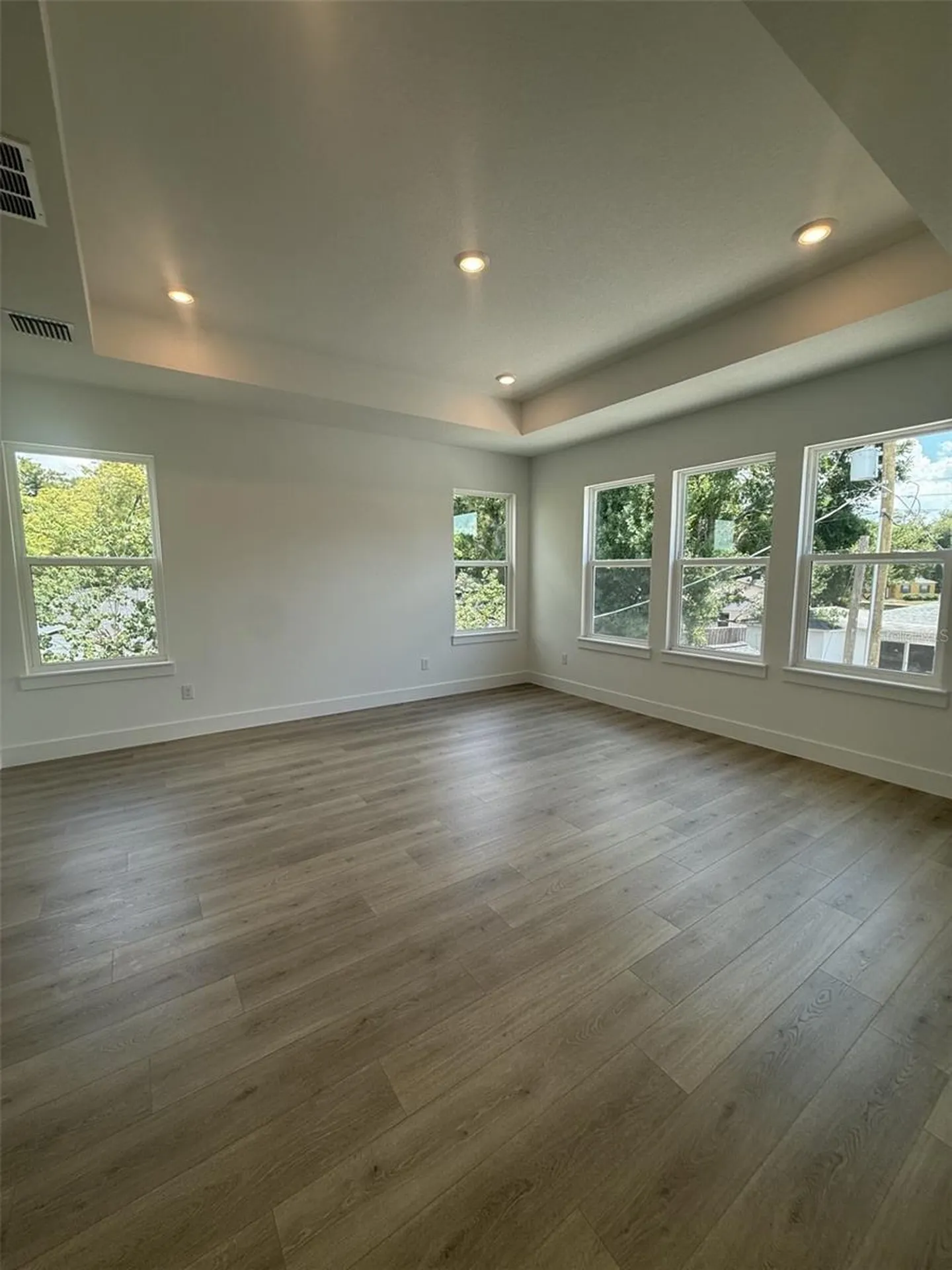 3601 E Tampa Circle Tampa FL 33629
