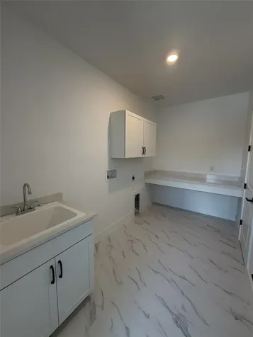 3601 E Tampa Circle Tampa FL 33629