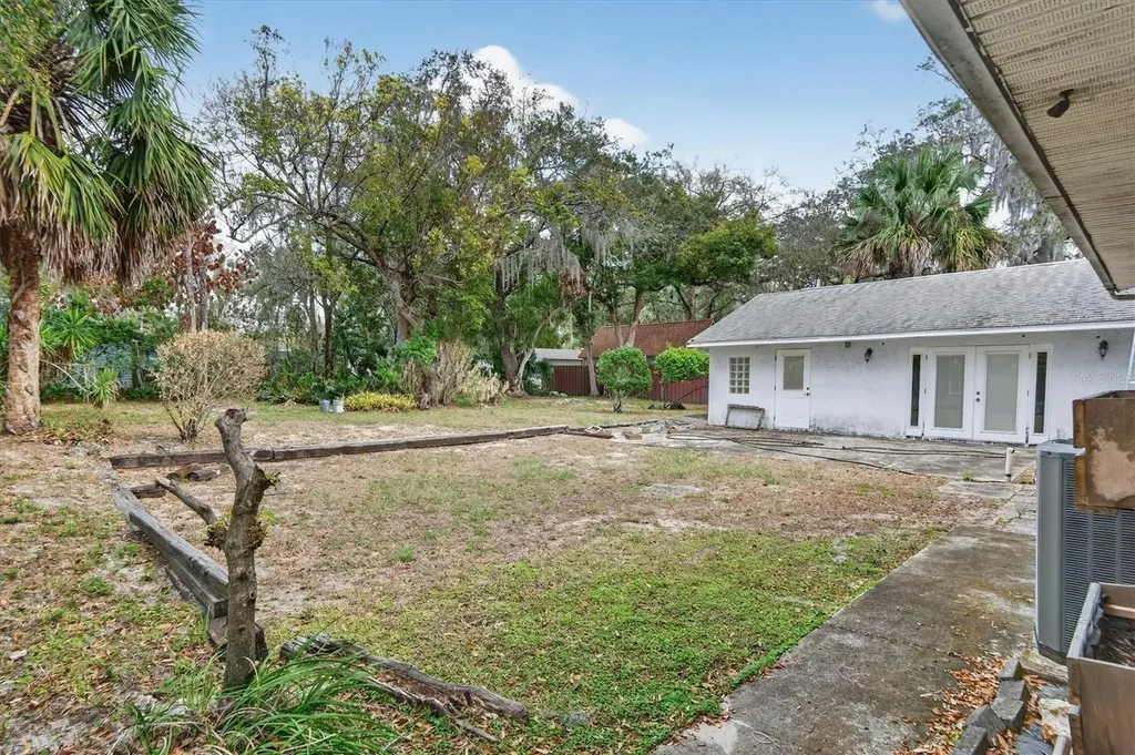 1109 E 8th Avenue Mount Dora FL 32757