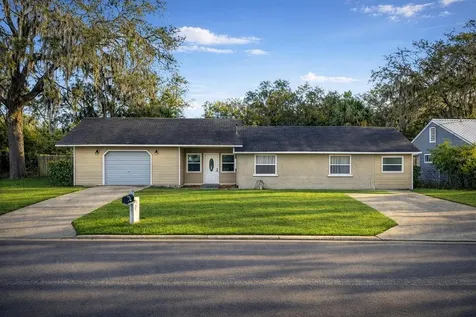 1109 E 8th Avenue Mount Dora FL 32757