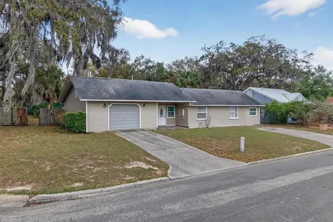 1109 E 8th Avenue Mount Dora FL 32757
