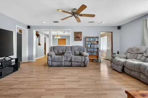 1109 E 8th Avenue Mount Dora FL 32757