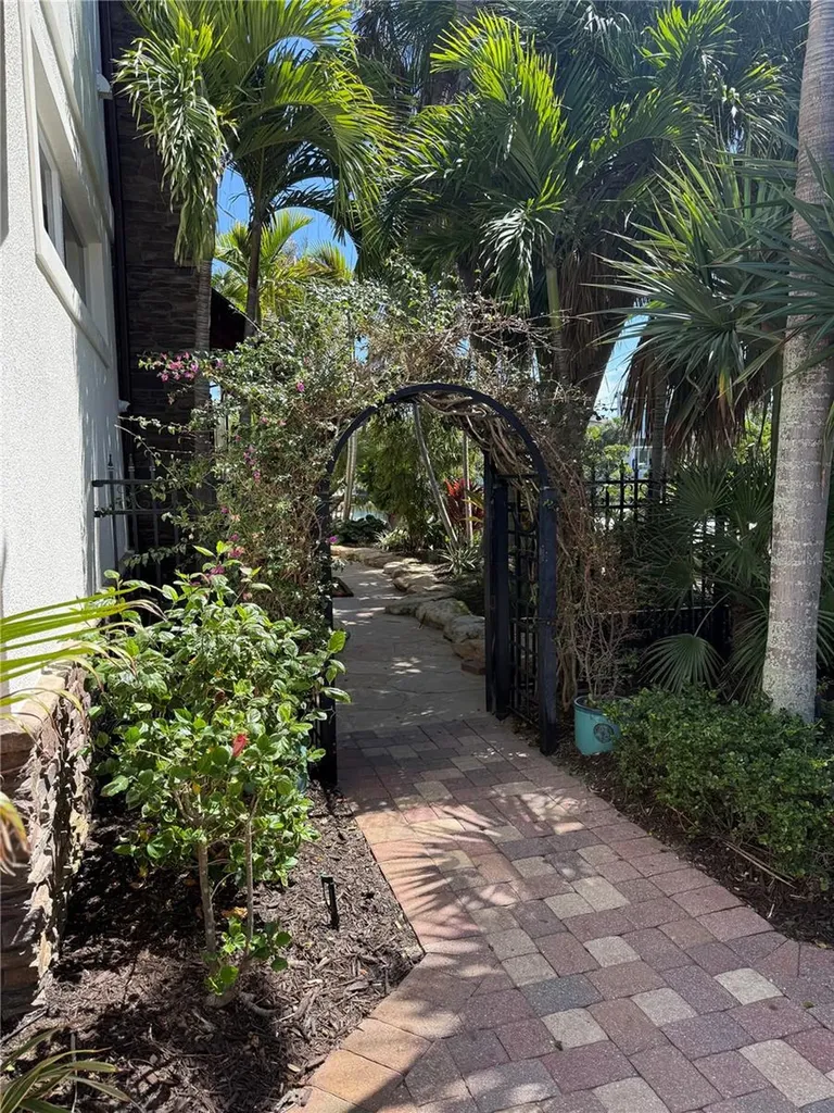 4651 Higel Avenue Sarasota FL 34242
