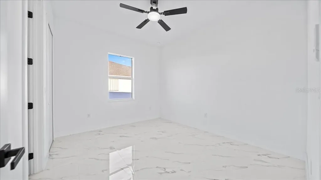 913/915 NE 15th Lane Cape Coral FL 33909