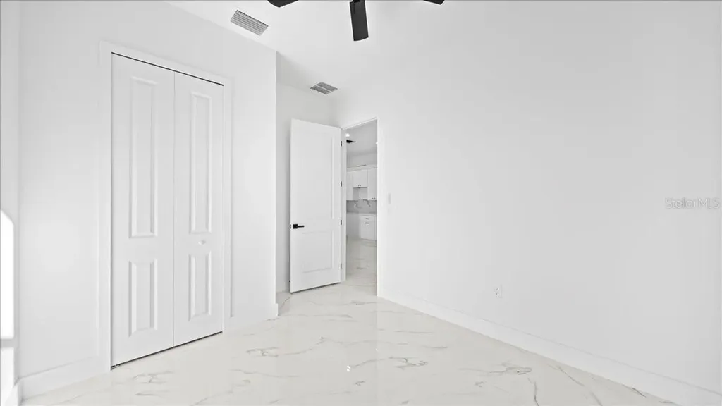 913/915 NE 15th Lane Cape Coral FL 33909