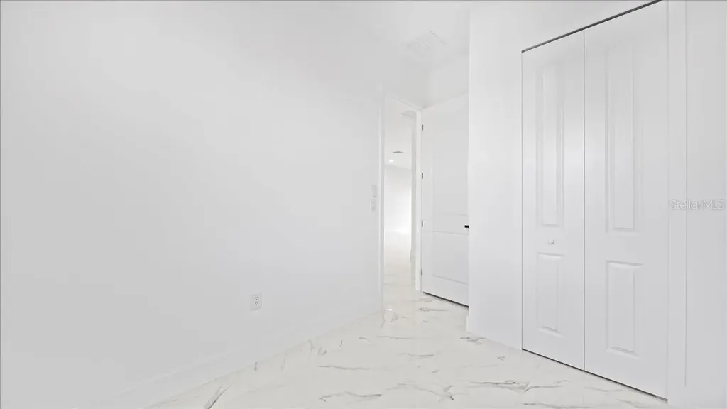 913/915 NE 15th Lane Cape Coral FL 33909