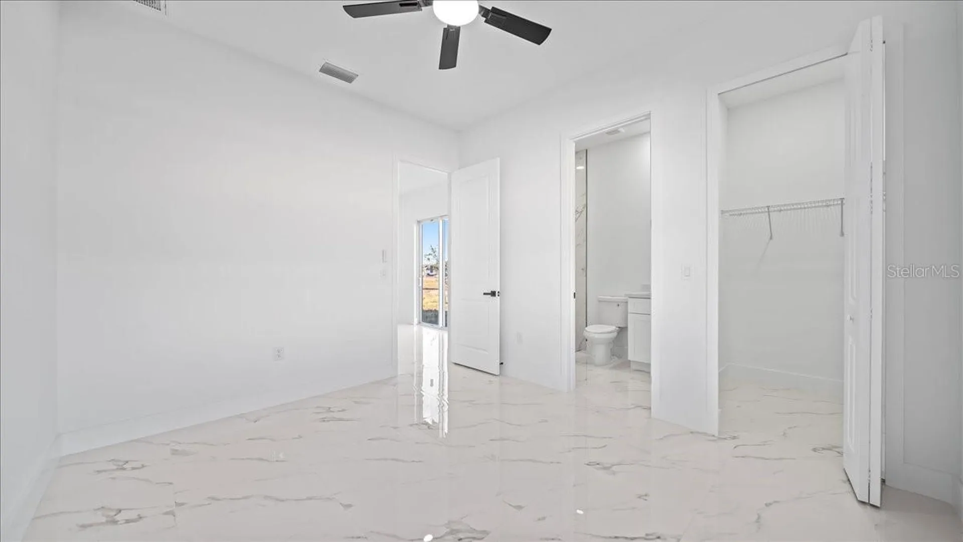 913/915 NE 15th Lane Cape Coral FL 33909