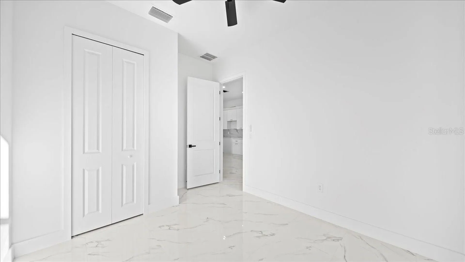 913/915 NE 15th Lane Cape Coral FL 33909