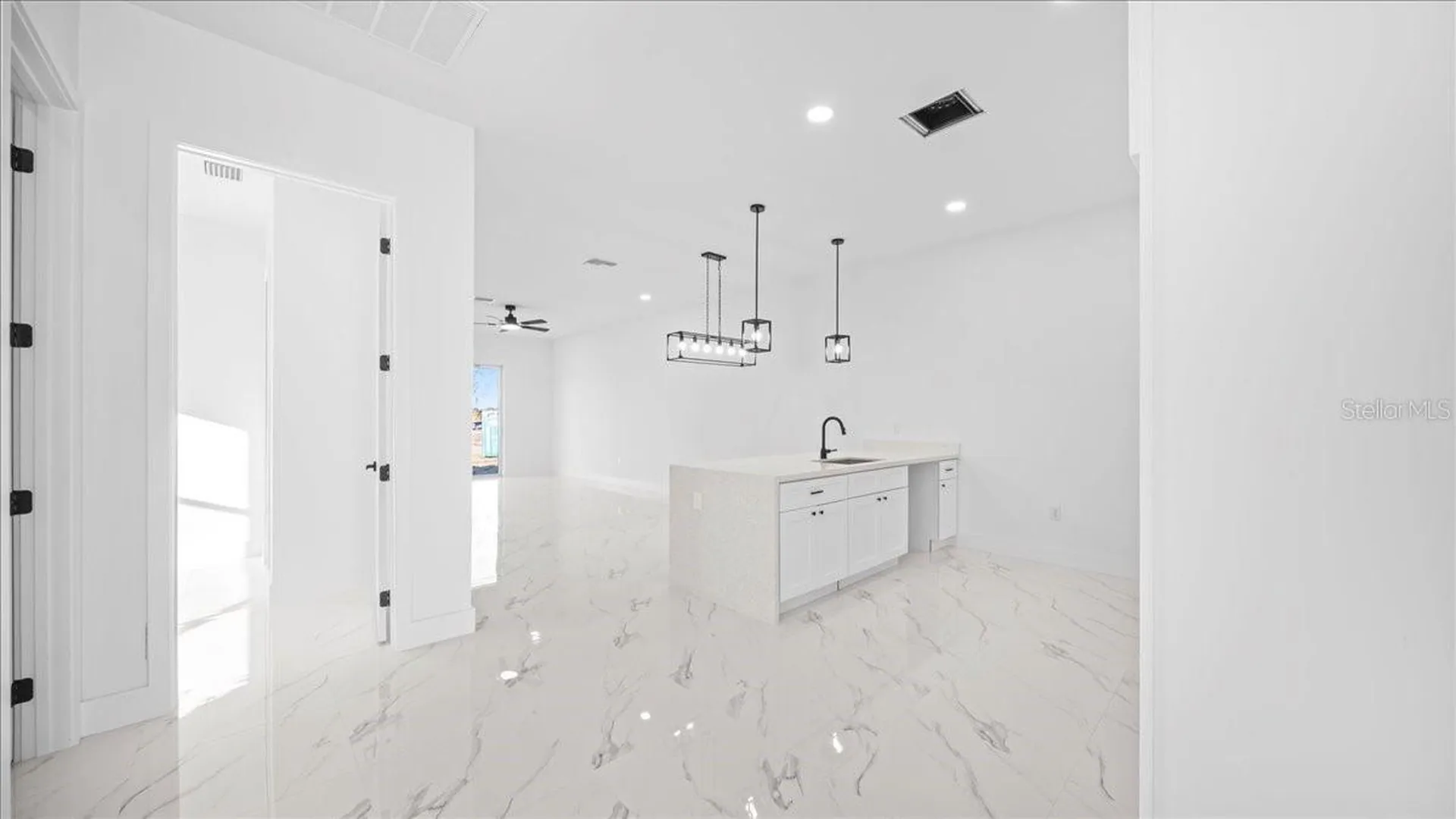913/915 NE 15th Lane Cape Coral FL 33909