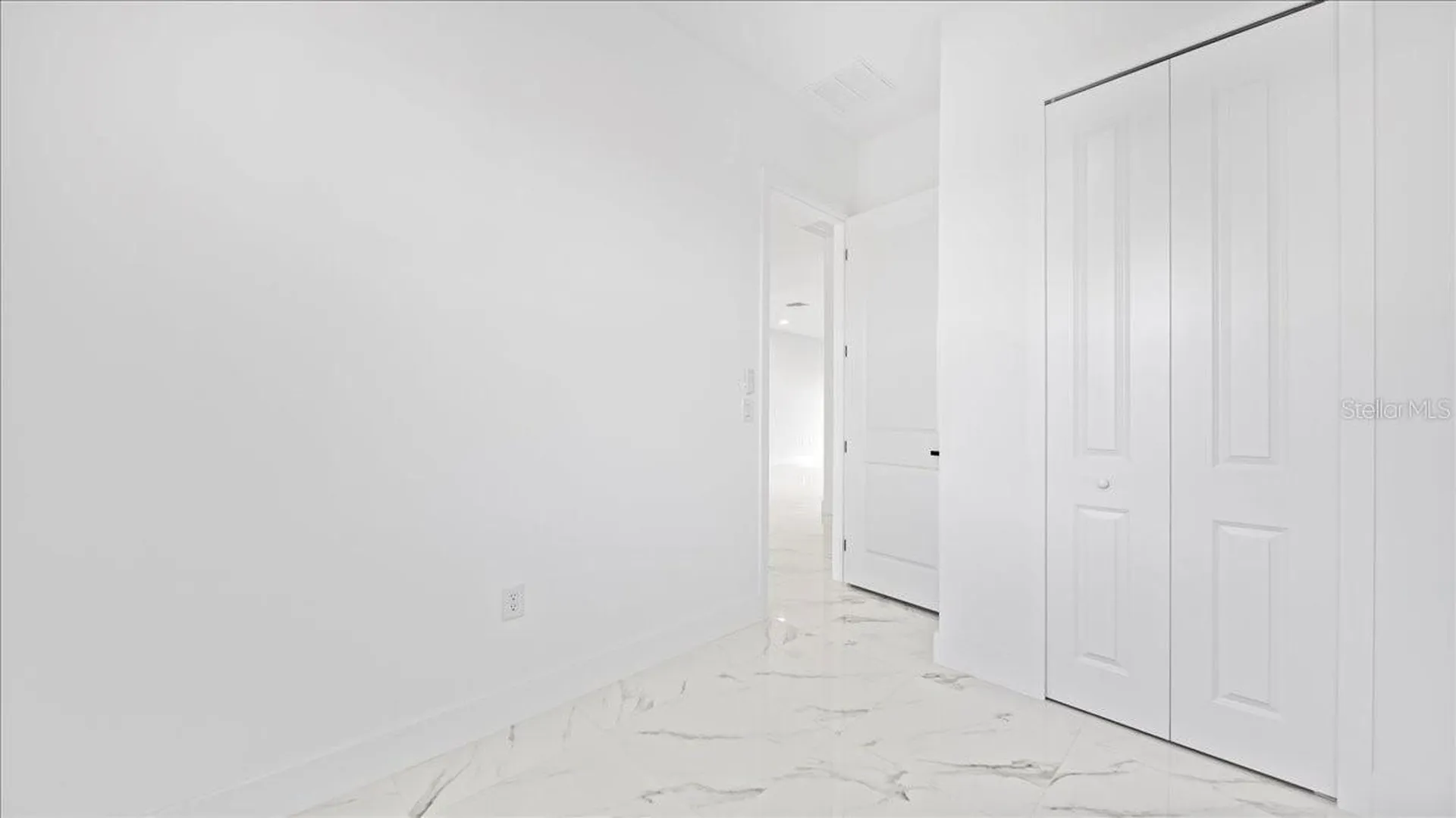 913/915 NE 15th Lane Cape Coral FL 33909