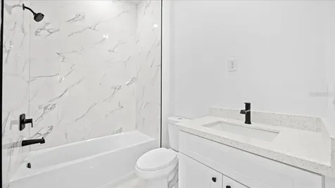 913/915 NE 15th Lane Cape Coral FL 33909