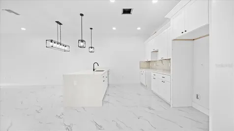 913/915 NE 15th Lane Cape Coral FL 33909