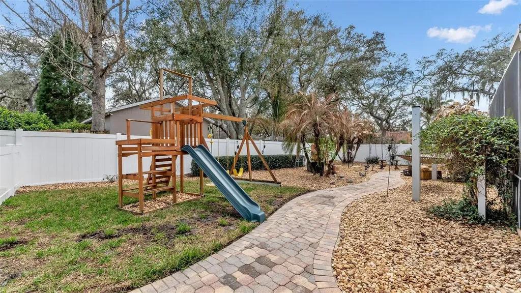 1603 Sir Henrys Trail Lakeland FL 33809