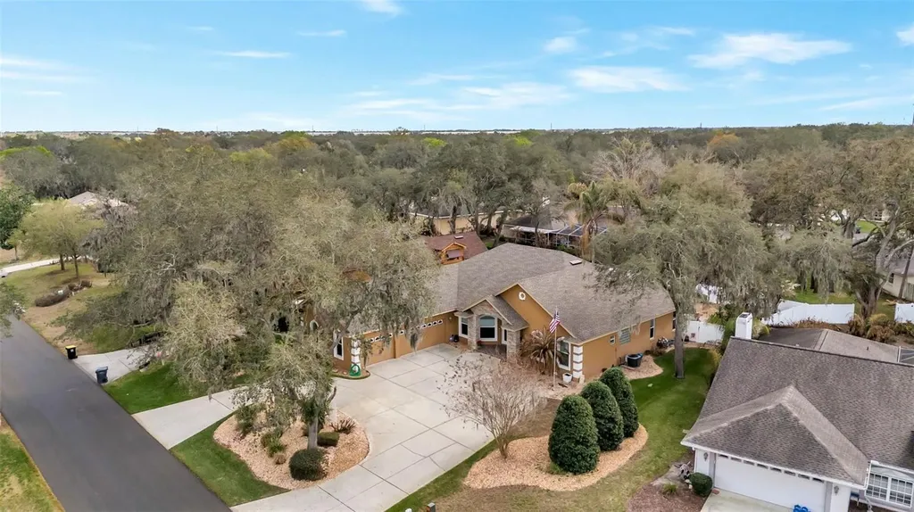 1603 Sir Henrys Trail Lakeland FL 33809