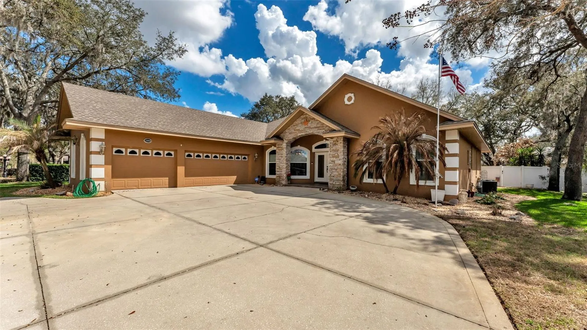 1603 Sir Henrys Trail Lakeland FL 33809