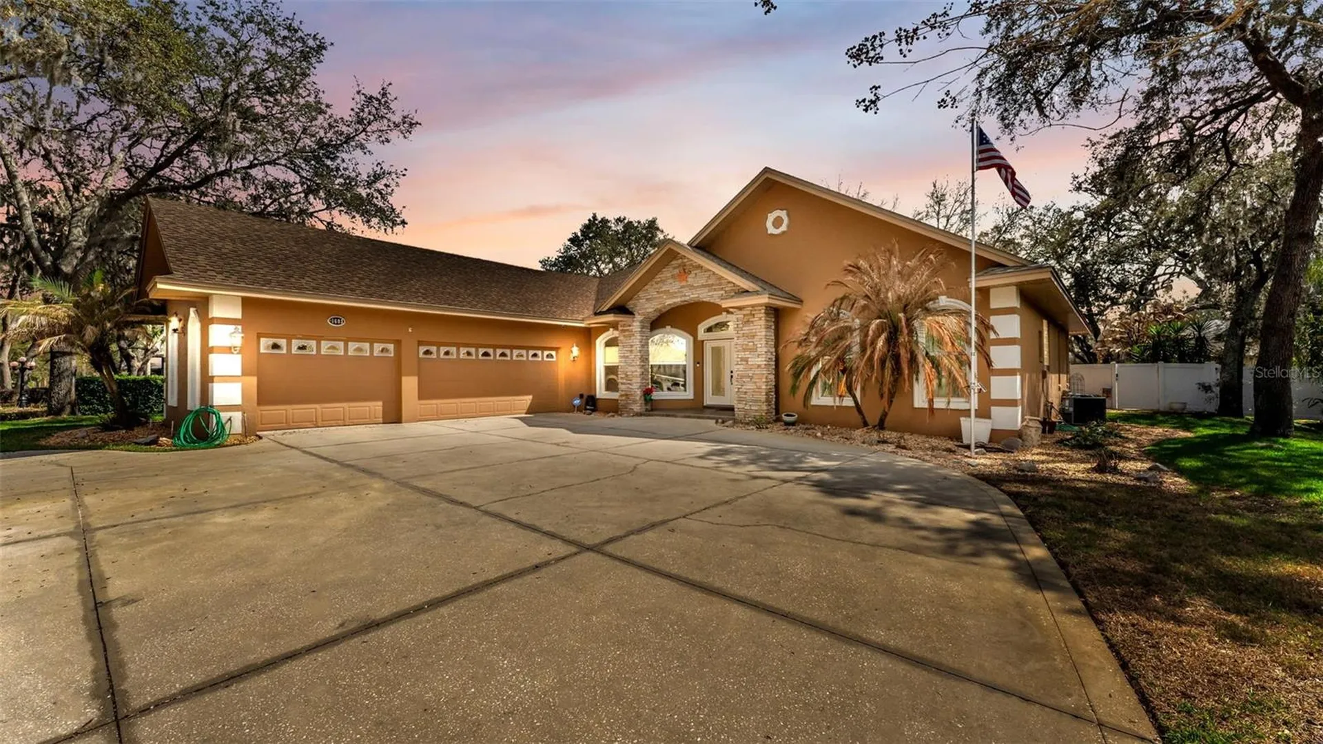 1603 Sir Henrys Trail Lakeland FL 33809