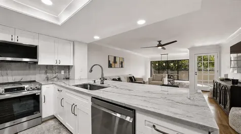 825 S Osprey Avenue Sarasota FL 34236