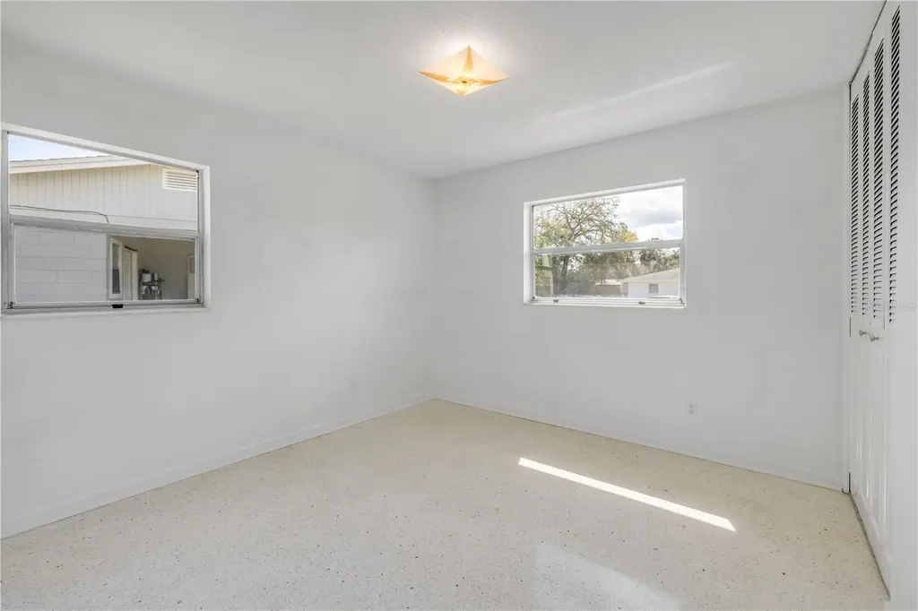 546 Cambridge Circle South Daytona FL 32119