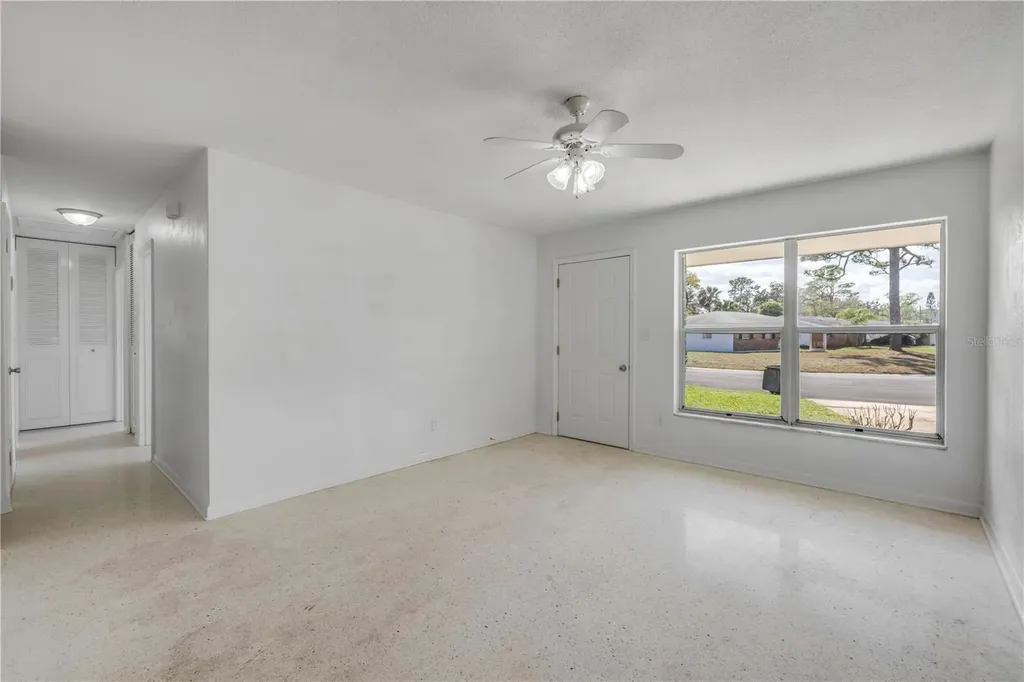 546 Cambridge Circle South Daytona FL 32119