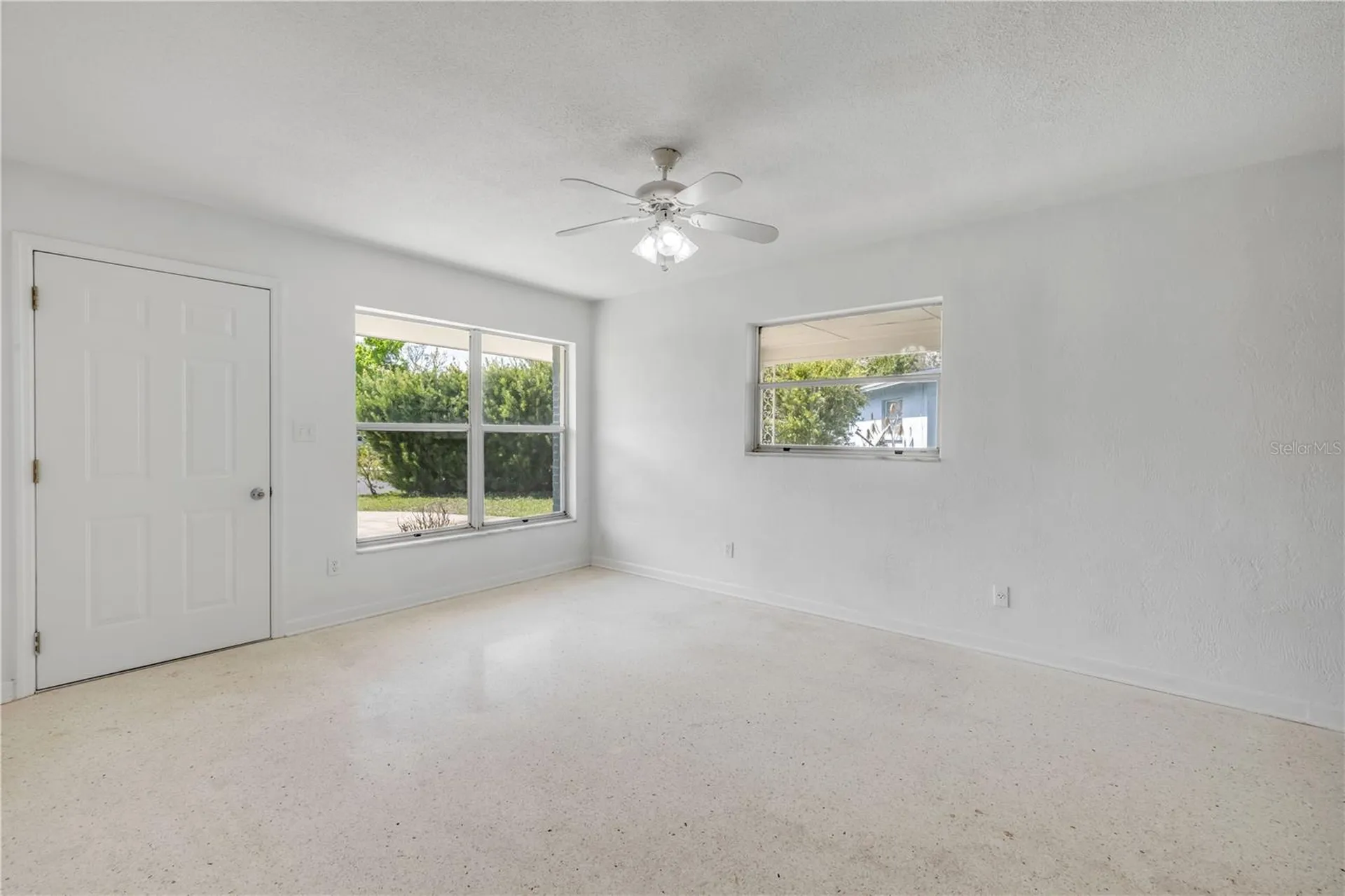546 Cambridge Circle South Daytona FL 32119