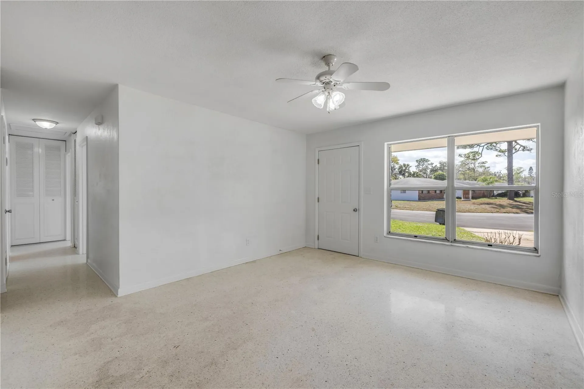 546 Cambridge Circle South Daytona FL 32119