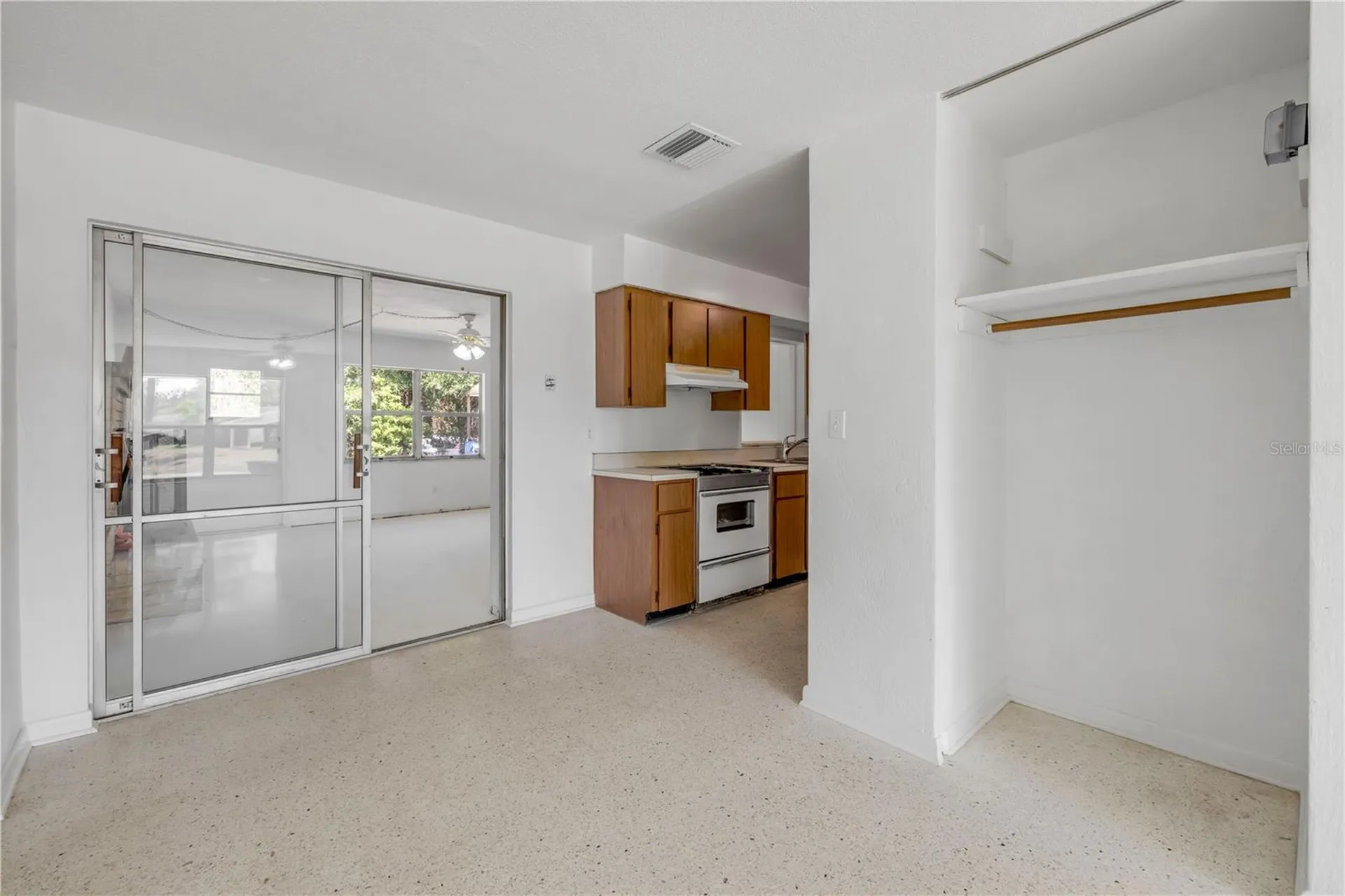 546 Cambridge Circle South Daytona FL 32119