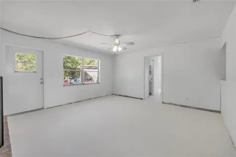 546 Cambridge Circle South Daytona FL 32119