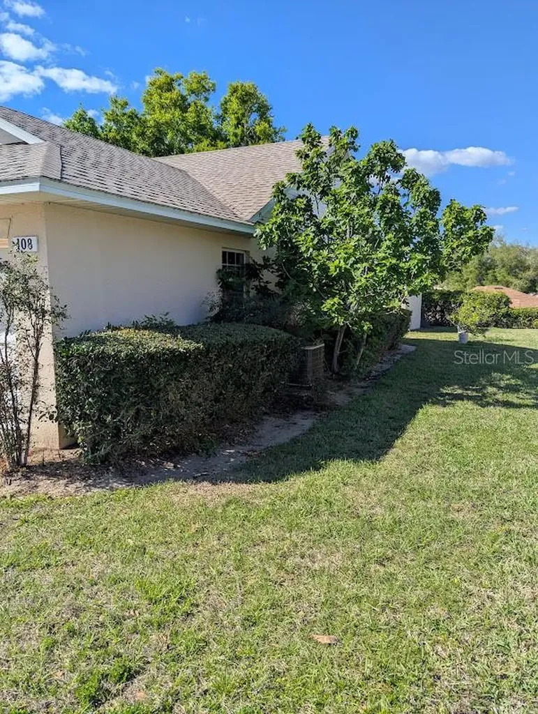 108 Twin Lake Circle Umatilla FL 32784