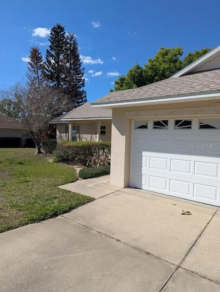 108 Twin Lake Circle Umatilla FL 32784
