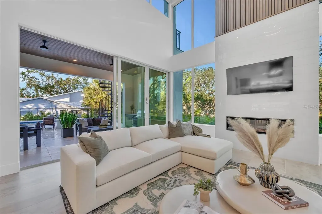 603 Tremont Street Sarasota FL 34242
