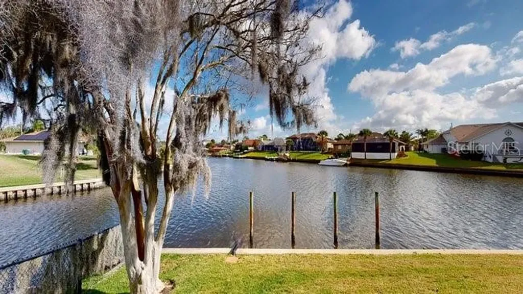 16 Crandell Court Palm Coast FL 32137