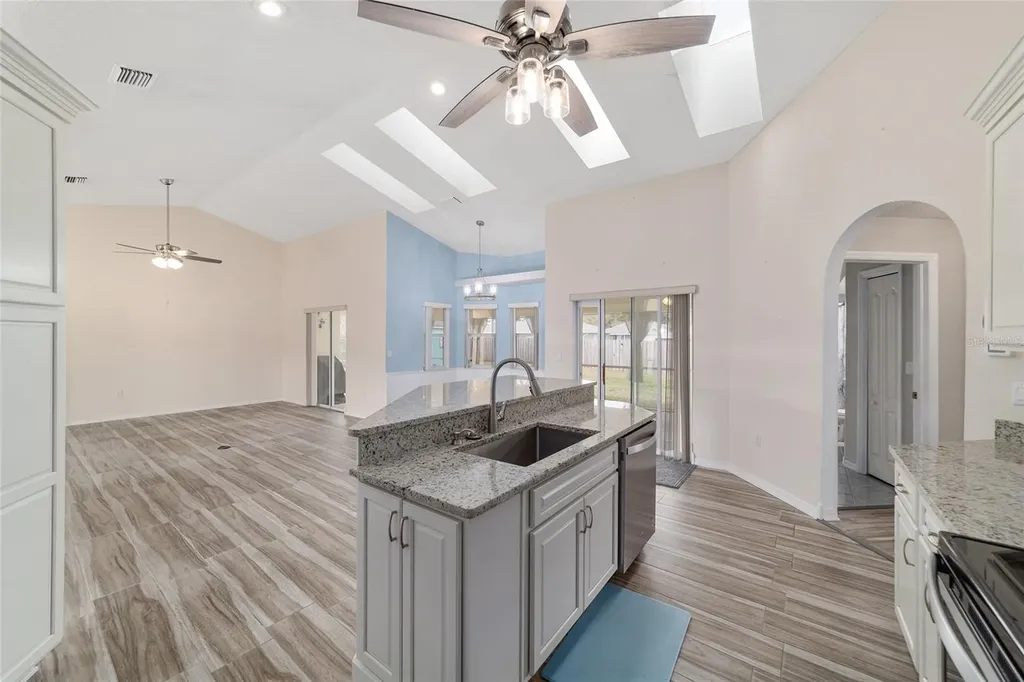 14 SE 62nd Terrace Ocala FL 34472
