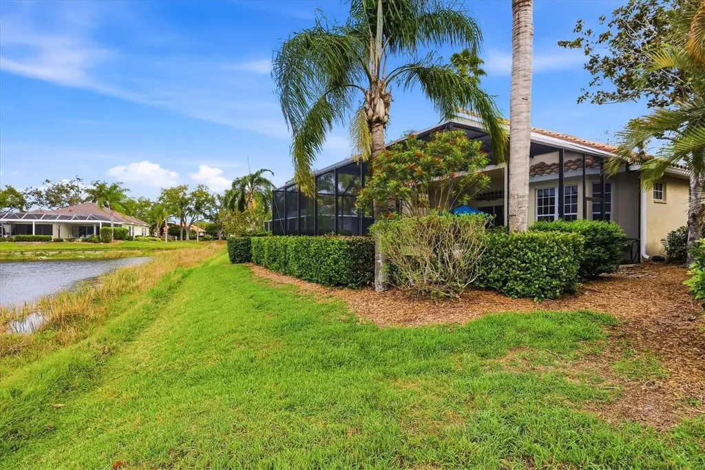 7304 Saint Georges Way University Park FL 34201