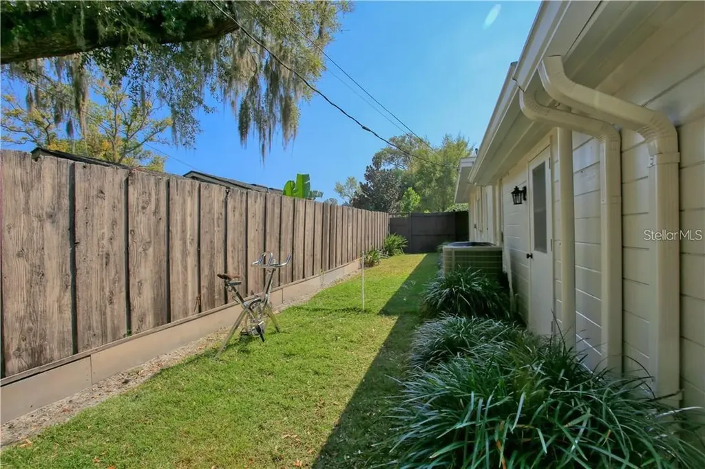 1235 Via Estrella Winter Park FL 32789
