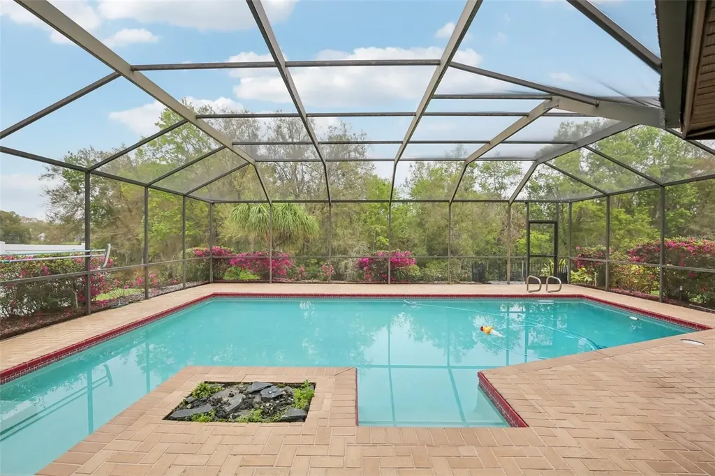 17913 Clear Lake Drive Lutz FL 33548