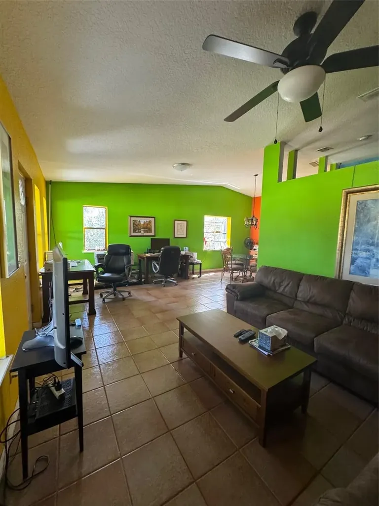 1065 S Massachusetts Avenue Deland FL 32724