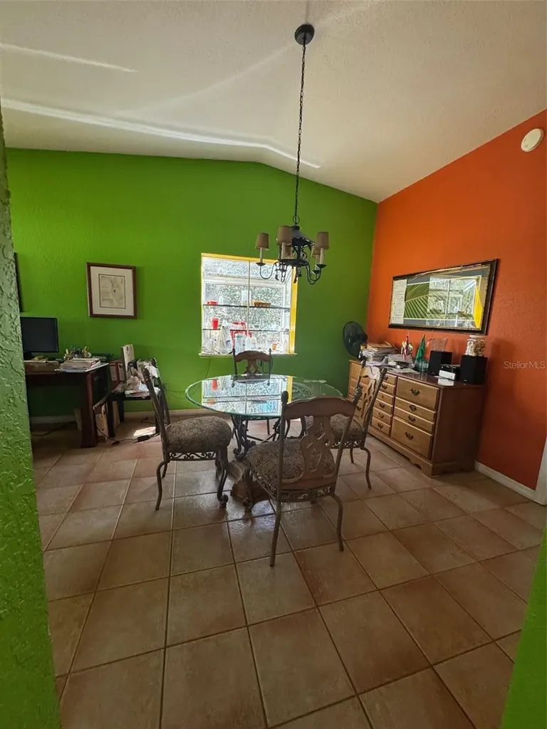1065 S Massachusetts Avenue Deland FL 32724