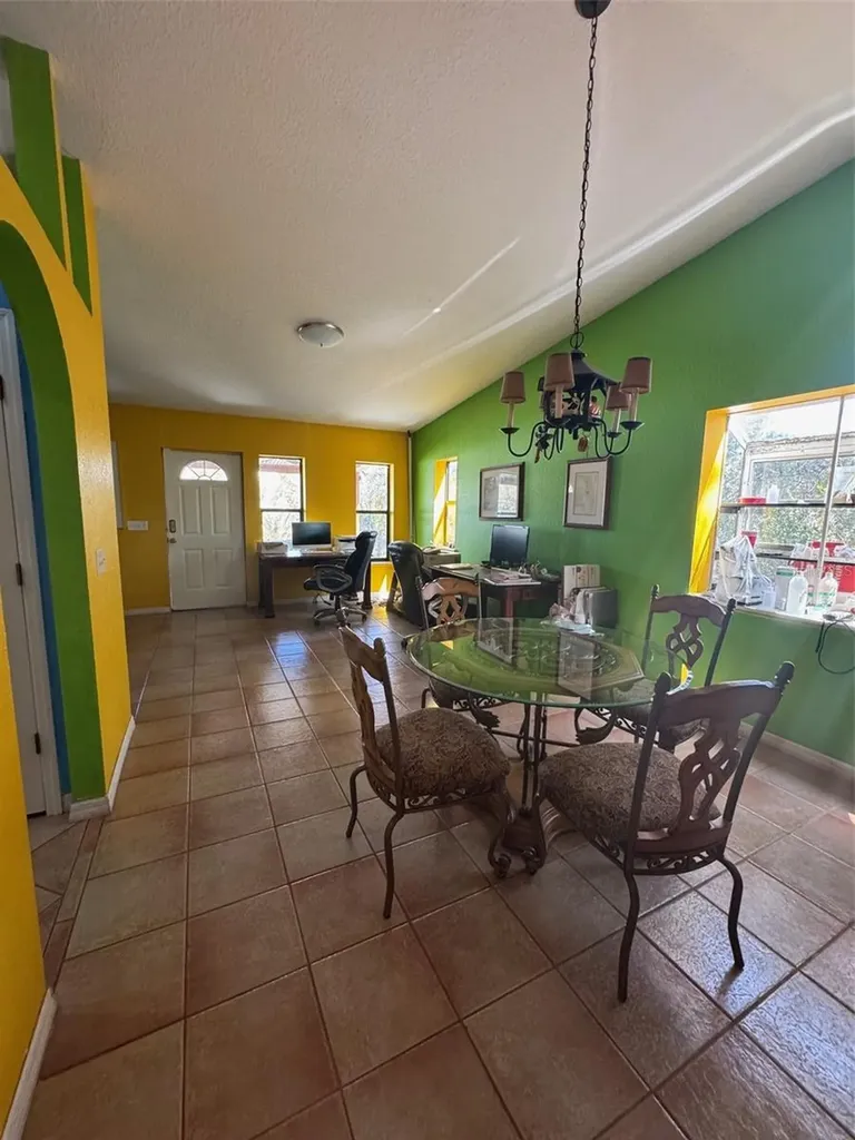 1065 S Massachusetts Avenue Deland FL 32724