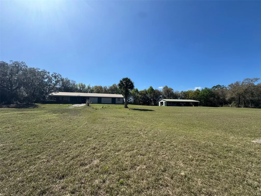 1065 S Massachusetts Avenue Deland FL 32724
