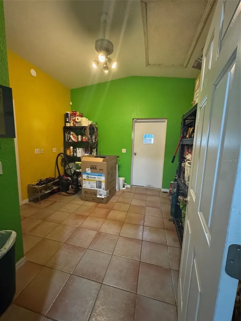 1065 S Massachusetts Avenue Deland FL 32724