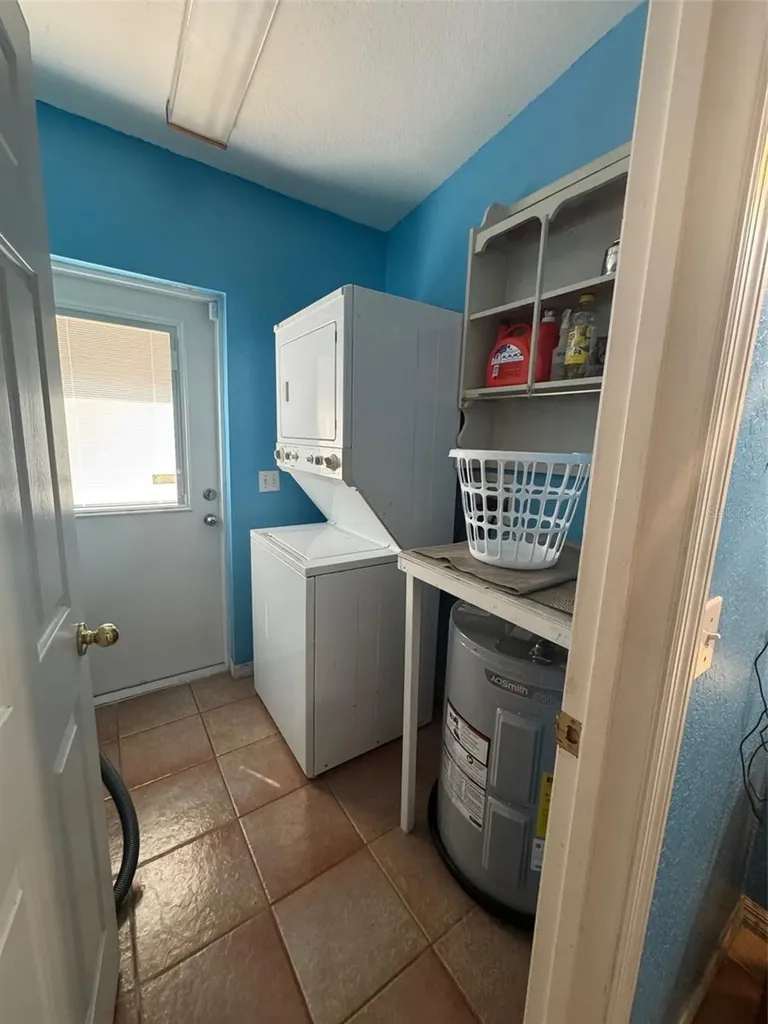 1065 S Massachusetts Avenue Deland FL 32724