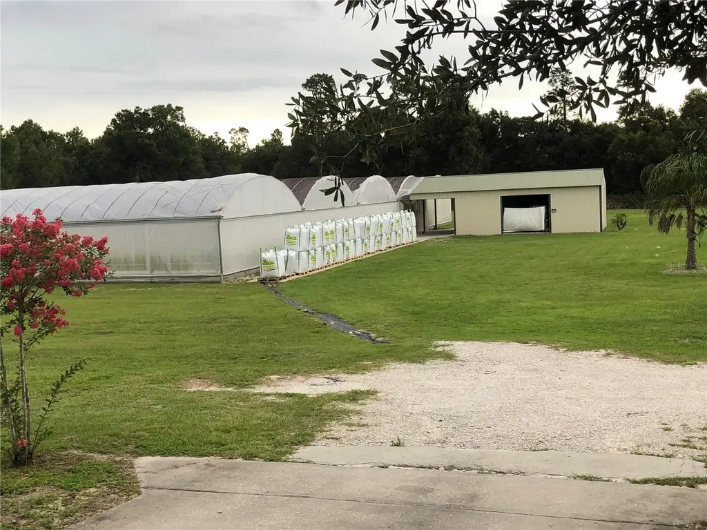 1065 S Massachusetts Avenue Deland FL 32724