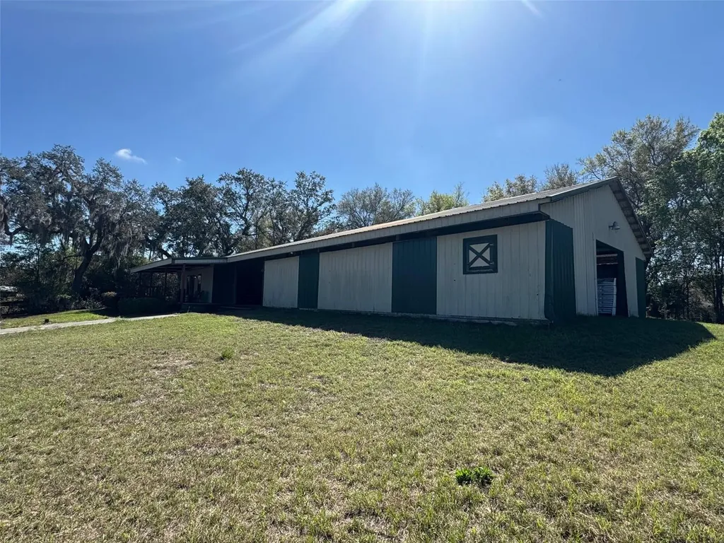 1065 S Massachusetts Avenue Deland FL 32724