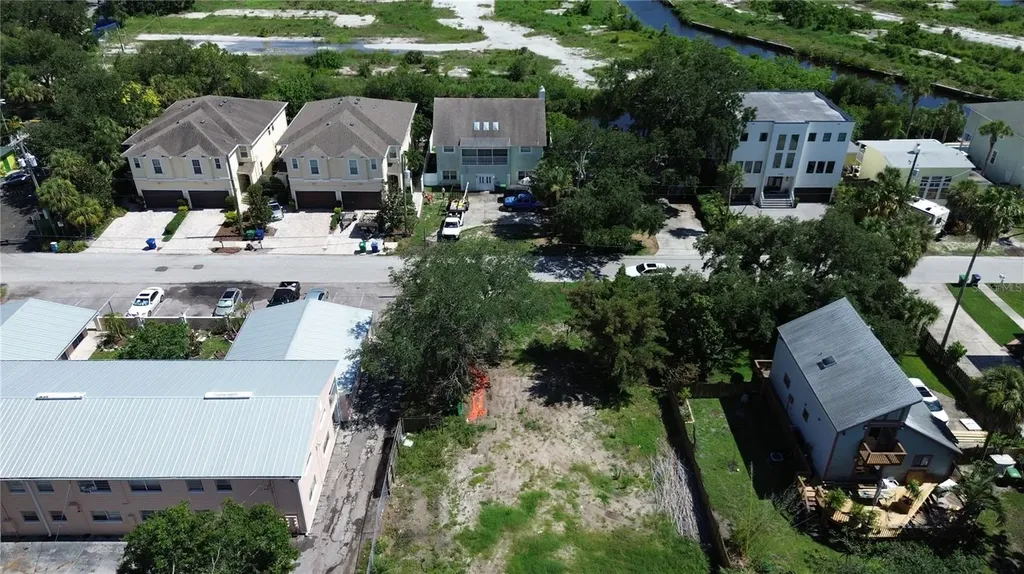 4813 W Flamingo Road Tampa FL 33611