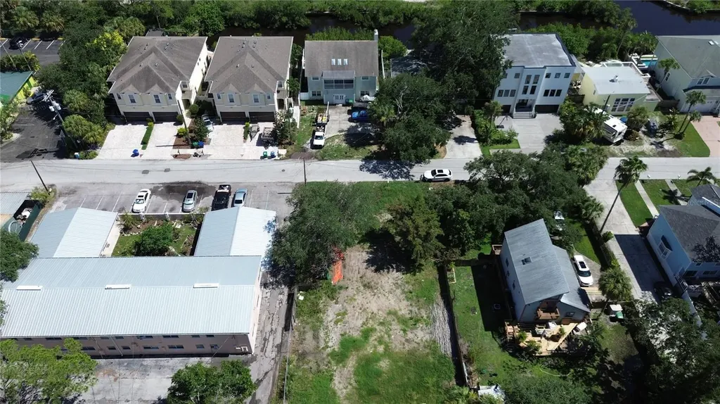 4813 W Flamingo Road Tampa FL 33611